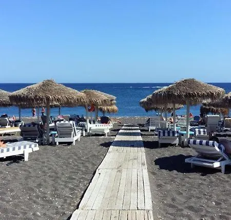 Happy Fish Rooms- Beachfront Апартаменты *